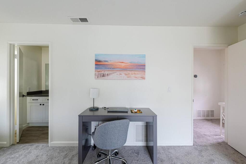 Gateway To Oxnard Beach Exterior photo